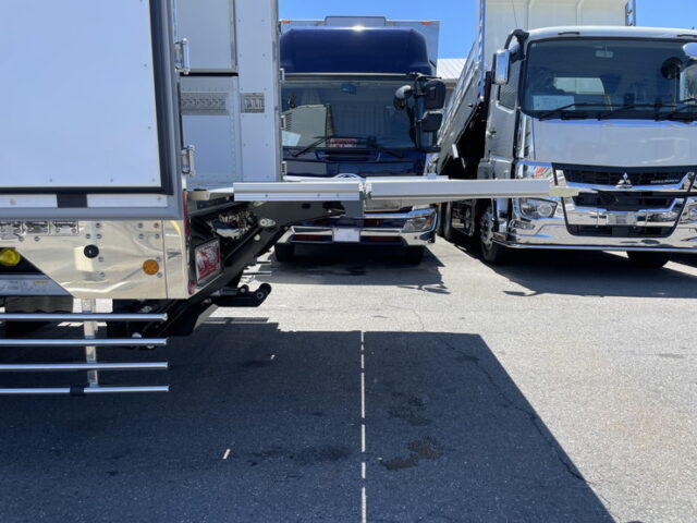 17スーパーグレート　ハイルーフ　冷凍ウィング　未登録未使用　造りボディ　格納ゲート付