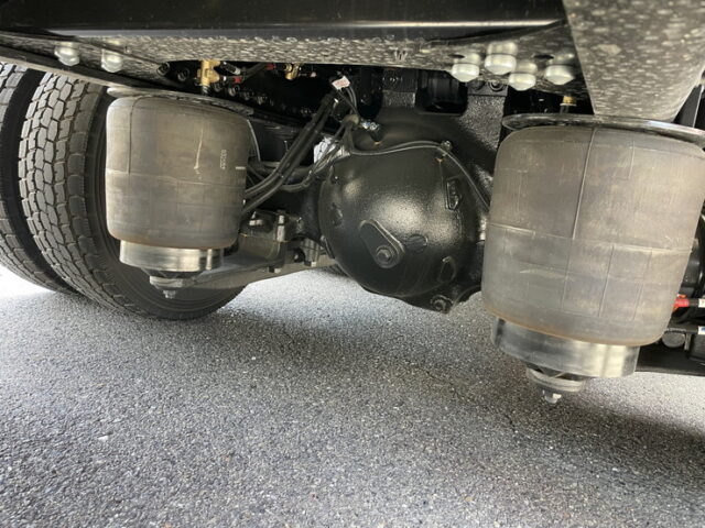 日野　17プロフィア　未使用　ハイルーフ　アルミホイール　リア門口ステンレス　7速MT