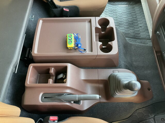 日野　17レンジャー　ウィング　6200ワイド　後輪エアサス　格納ゲート付　240馬力