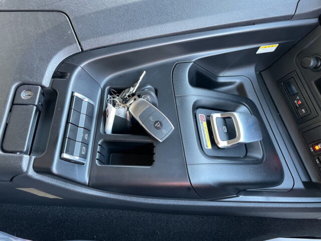 【現行型】スーパーグレート　スーパーハイルーフ　未使用　リア門口ステンレス