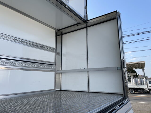 三菱ふそう：スーパーグレート：冷凍ウィング：AT：ハイルーフ：ステンレス架装多数：メッキパーツ多数：門口ステンレス：アルミホイール