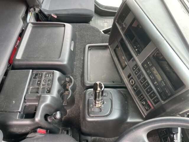 日野：プロフィア：ハイルーフ：ウィング：メッキ多数：ステンレス多数　