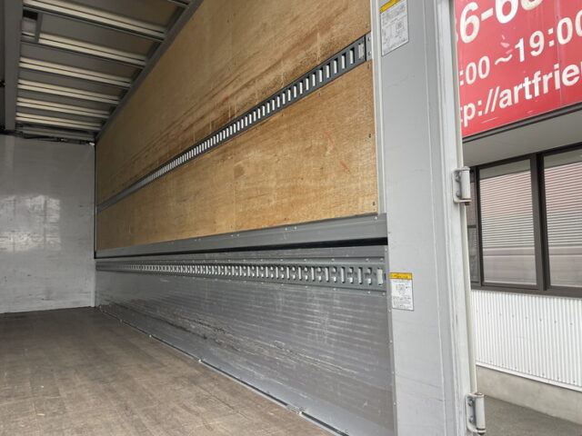 日野　17レンジャー　ハイルーフ　6200ワイド　エアサス　格納ゲート　低走行