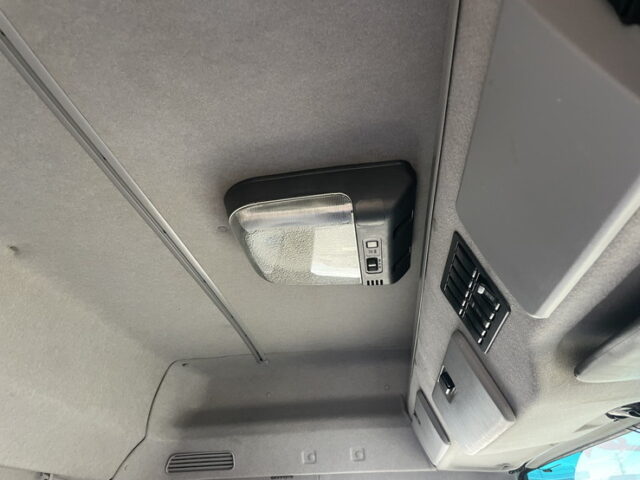 いすゞ　ギガ　ハイルーフ　冷凍バン　サブエンジン　両側観音扉　ステンレス多数