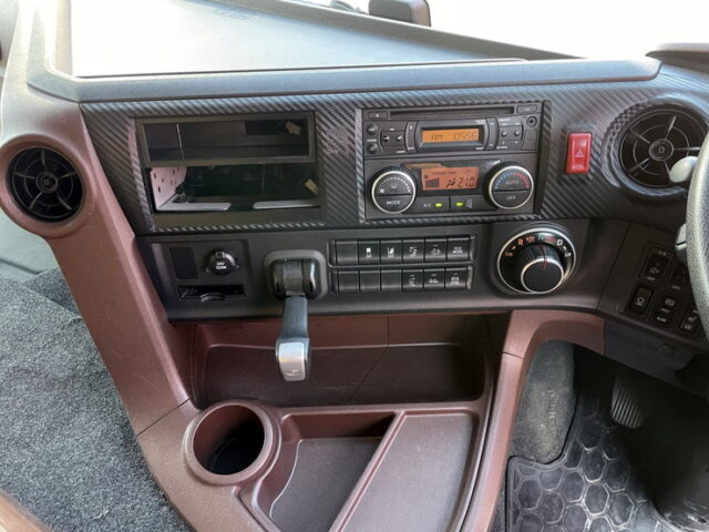 日野：17プロフィア：ハイルーフ：ウィング：10輪：リア門口ステンレス