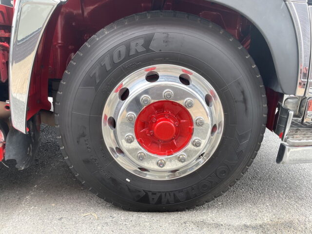 日野：プロフィア：トレーラーヘッド：内装生地張り：ハイルーフ：架装多数：メッキ多数