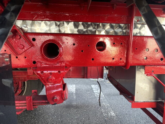 いすゞ：エルフ：造り平ボディ：内装生地張り：5MT：オバＱバンパー：フロントバイザー：架装多数