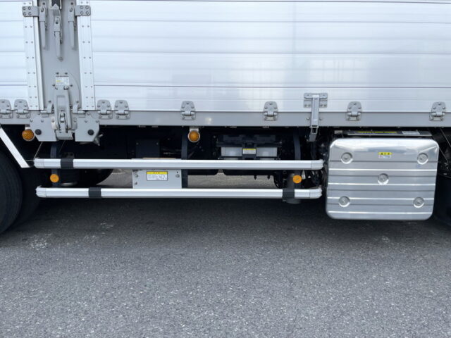 いすゞ：ギガ：ハイルーフ：ウィング：AT：木床：アルミホイール：リアエアサス