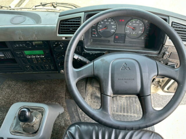 ファイター：6200ワイド：冷凍ウィング：板バネ：木床：アルミホイール：ステンレスサイドバンパー