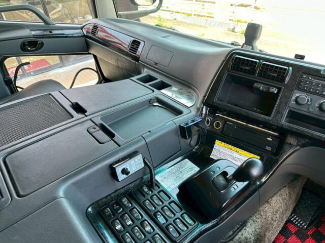 スーパーグレート：ハイルーフ：ウィング：架装多数：木床：380馬力