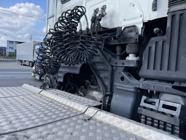 日野：プロフィア：ハイルーフ：トレーラーヘッド：メッキ多数：アルミホイール