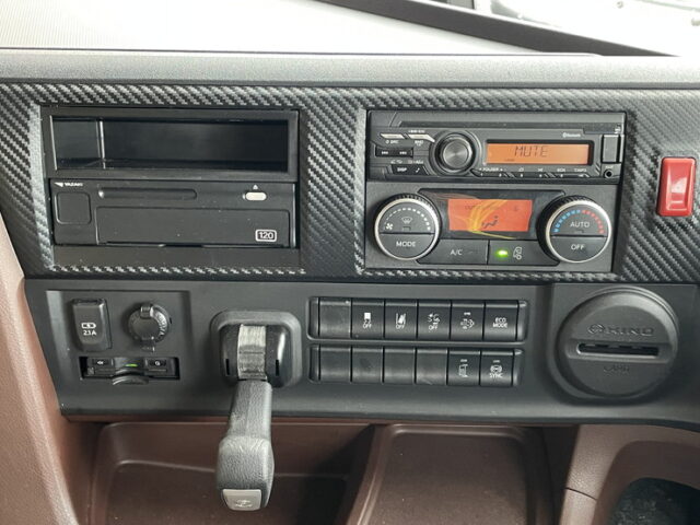 日野：17プロフィア：アルミウィング：ハイルーフ：7MT：リア門口ステンレス：アルミホイール：フロントバイザー ステンレス多数