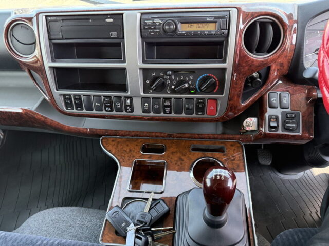 R3　日野　デュトロ　ワイドロング　アルミウィング　造りボディー　メッキ多数　