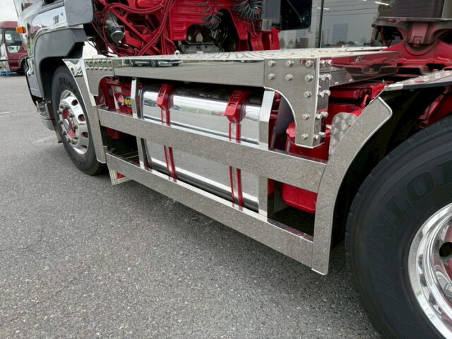 日野：プロフィア：ハイルーフ：トレーラーヘッド：総輪エアサス：架装多数