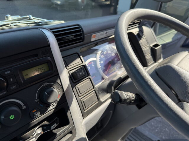 キャンター：平ボデー：標準幅：10尺長：カスタム：オートマ：煤焼き有：150馬力