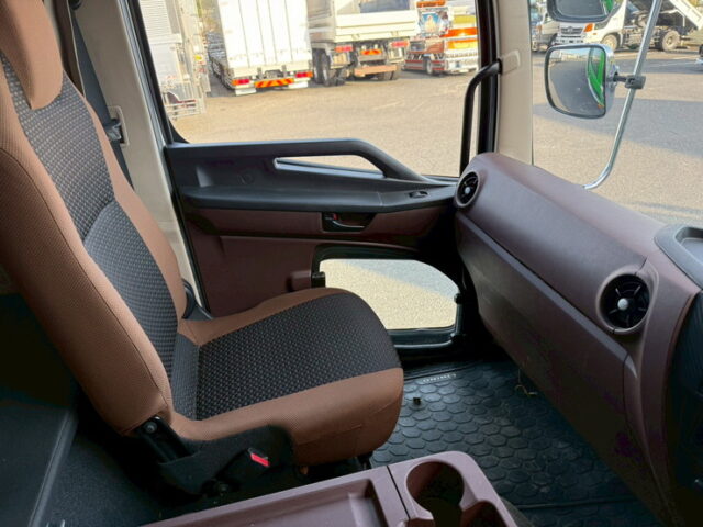 日野：17レンジャー：ハイルーフ：ウィング：6200ワイド：格納ゲート：エアサス