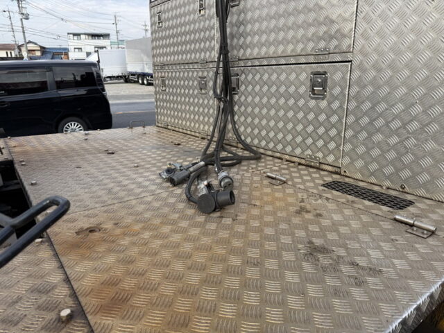 17スーパーグレート：ハイルーフ：トレーラーヘッド：ブタ鼻：第5輪荷重11.500㎏