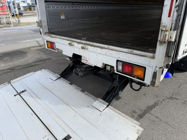 ファイター:ウィング:6200ワイド:後輪エアサス:格納ゲート:240馬力