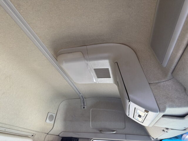 スーパーグレート：ハイルーフ：アームロール：40立米：架装多数：煙突マフラー(ダミー)