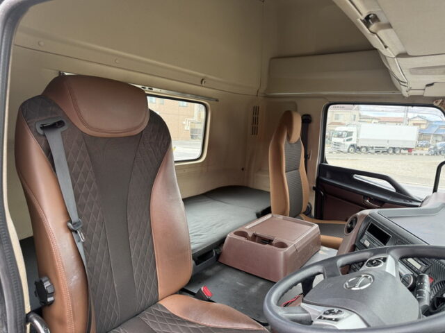 日野:17プロフィア:ハイルーフ:トレーラーヘッド:架装多数:アルミホイール