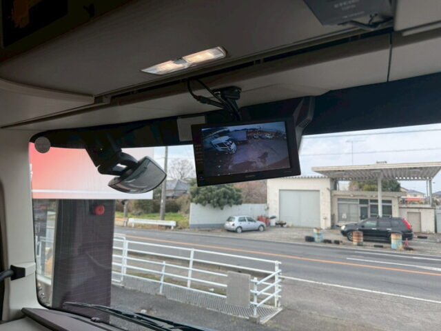 VOLVO：FH：グローブトロッター：ウィング：造りボディ：架装多数：高年式低走行