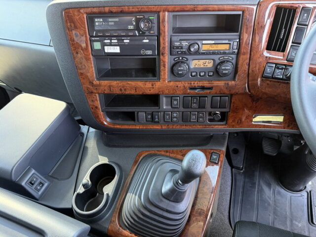 いすゞ：ギガ：ハイルーフ：ウィング：アルミホイール：リア門口ステンレス：低走行