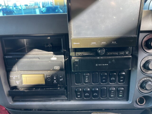 三菱ふそう　ファイター　冷凍バン　コルゲート　ジョロダー4列キーストン　エアサス