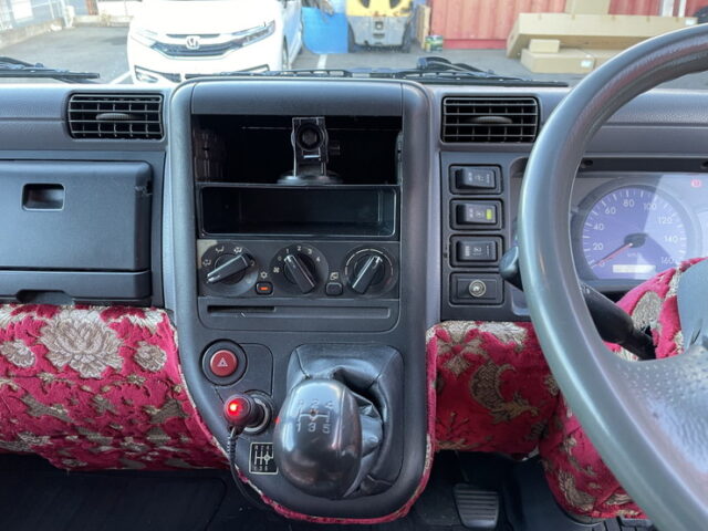 キャンター　平ボデーアルミブロック　標準幅　ロング　6速ＭＴ　生エンジン