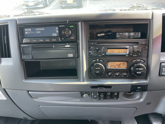 いすゞ：フォワード：ウィング：6200ワイド：エアサス：架装多数：木床：240馬力