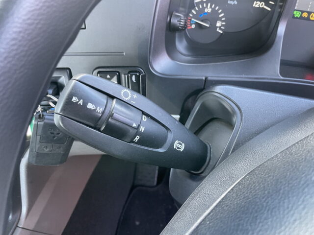 17スーパーグレート　ハイルーフ　トレーラーヘッド　第5輪荷重11.500㎏　アルミホイール