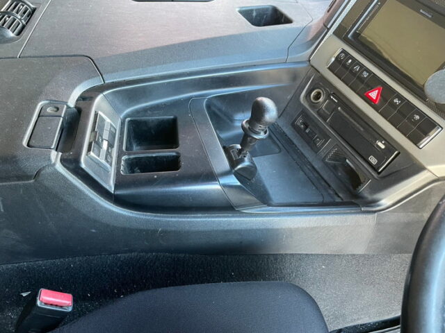 三菱ふそう　スーパーグレート　トレーラーヘッド　ハイルーフ　AT　ステンレスサイドバンパー