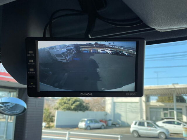 いすゞ:フォワード:ワイド:210馬力:アルミウィング:格納パワーゲート:リアエアサス:アルミホイール