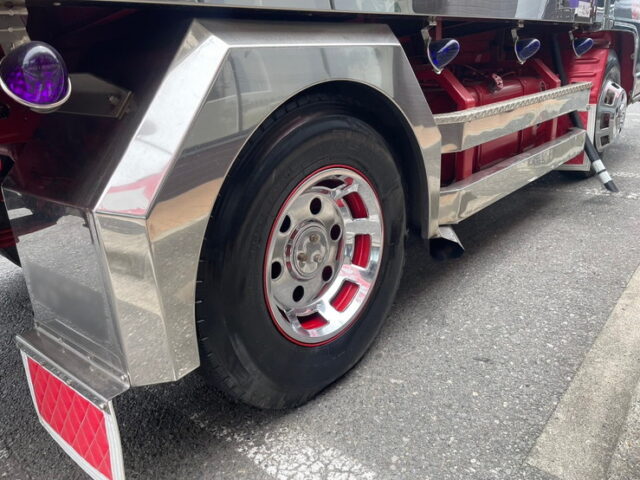 H4 エルフ　ダンプ　５MT