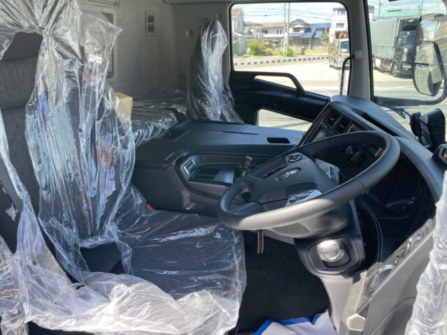 17スーパーグレート　ハイルーフ　冷凍ウィング　未登録未使用　造りボディ　格納ゲート付