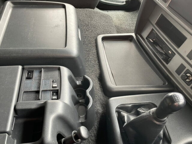 日野　プロフィア　ハイルーフ　ウィング　リア門口ステンレス　7速　E13Cエンジン