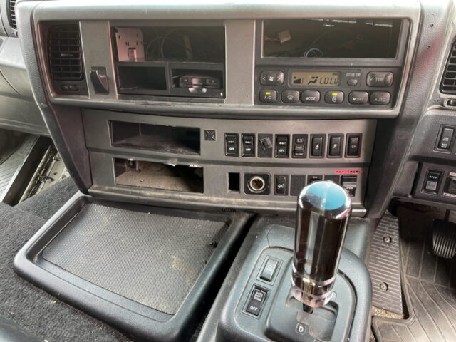 日野：プロフィア：ハイルーフ：ウィング：メッキ多数：ステンレス多数　