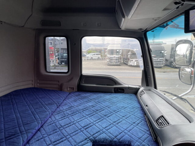 いすゞ　ギガ　ハイルーフ　冷凍バン　サブエンジン　両側観音扉　ステンレス多数