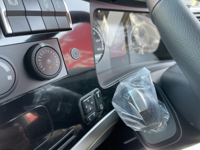 現行スーパーグレート：スーパーハイルーフ：ウィング：プレミアムライン：未使用