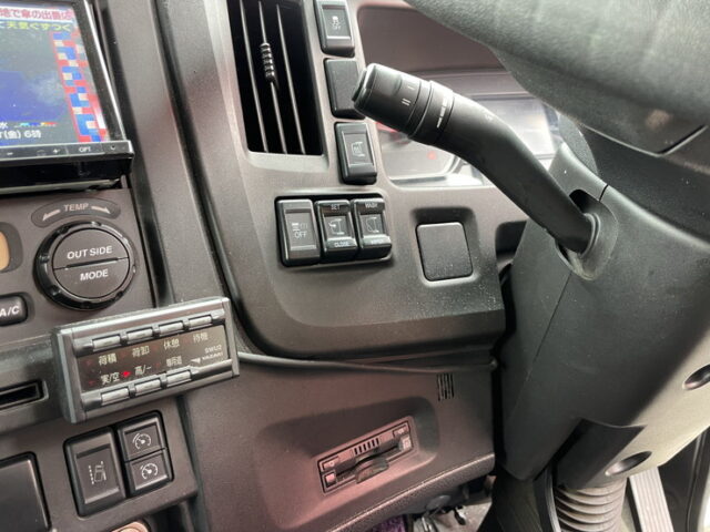 いすゞ：ギガ：ハイルーフ：ウィング：メッキ多数：アルミホイール：スムーサー