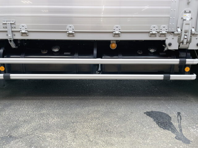 いすゞ：ギガ：ハイルーフ：ウィング：AT：木床：アルミホイール：リアエアサス