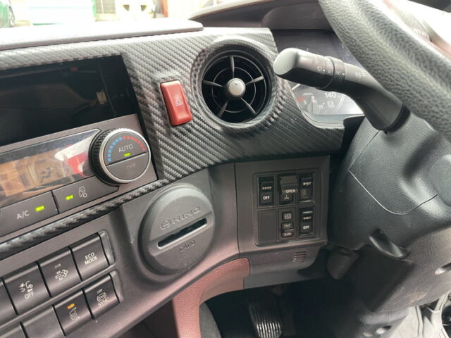 日野：17プロフィア：ハイルーフ：ウィング：メッキ多数：リア門口ステンレス：E13C