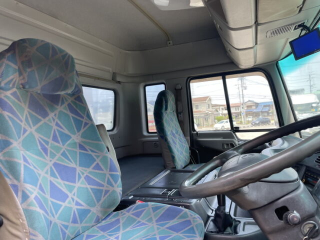 日野：テラヴィ：ハイルーフ：トレーラーヘッド：後輪エアサス：第5輪荷重11.500㎏