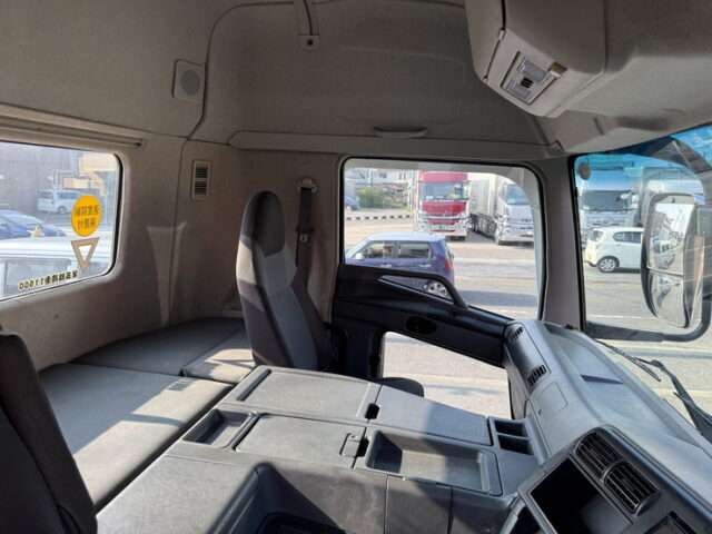 スーパーグレート：ハイルーフ：トレーラーヘッド：メッキ多数：アルミホイール：7速MT