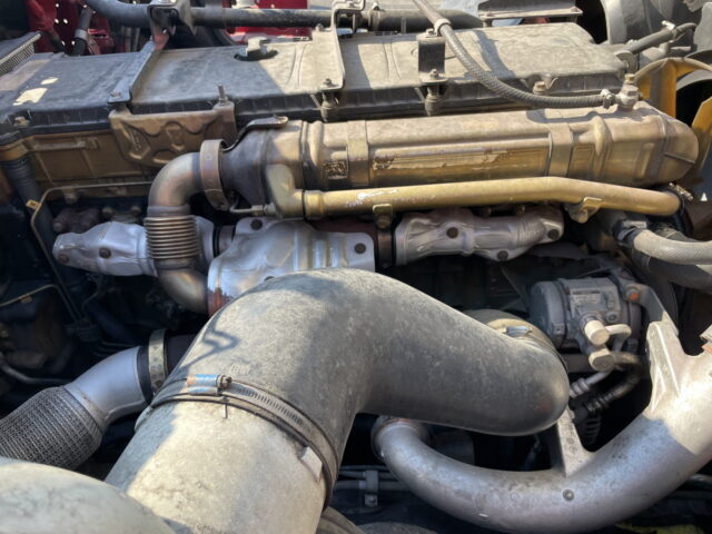 17スーパーグレート トレーラーヘッド プレミアムライン 第5輪荷重11.500㎏ ブタ鼻