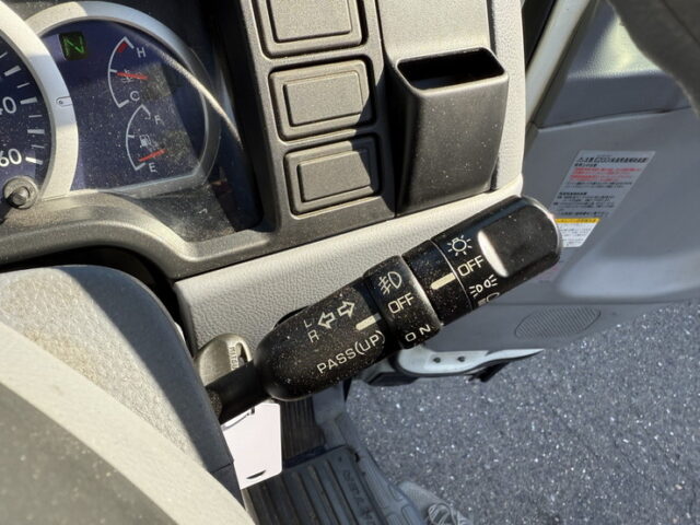 キャンター：平ボデー：標準幅：10尺長：カスタム：オートマ：煤焼き有：150馬力