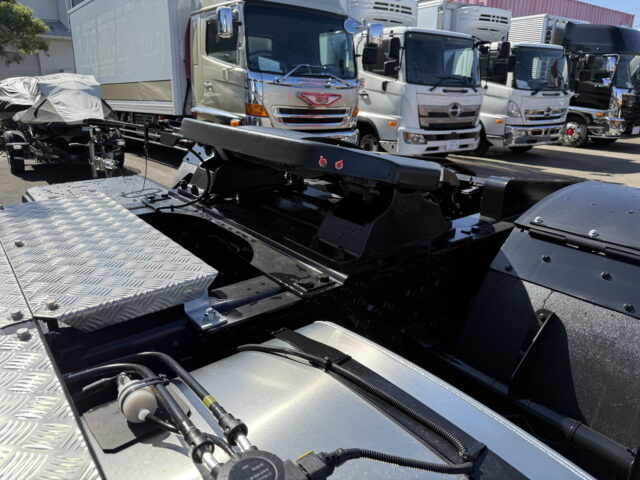 現行スーパーグレート：スーパーハイルーフ：トレーラーヘッド：未使用：プレミアムライン