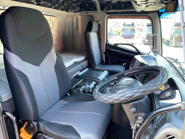 日野　プロフィア　冷凍ウィング　リア門口ステンレス　木床　プロシフト　380馬力