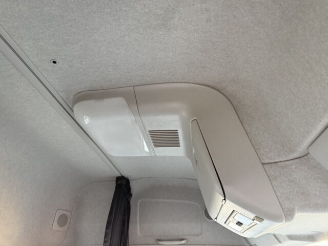 17スーパーグレート：ハイルーフ：トレーラーヘッド：アルミホイール：第5輪荷重11.500㎏