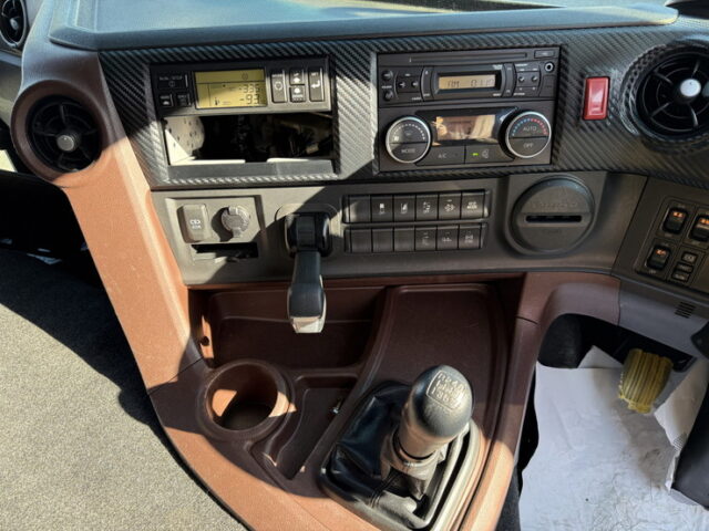 日野：17プロフィア：冷凍バン：メッキ多数：サブエンジン：ジョロ4キーストン