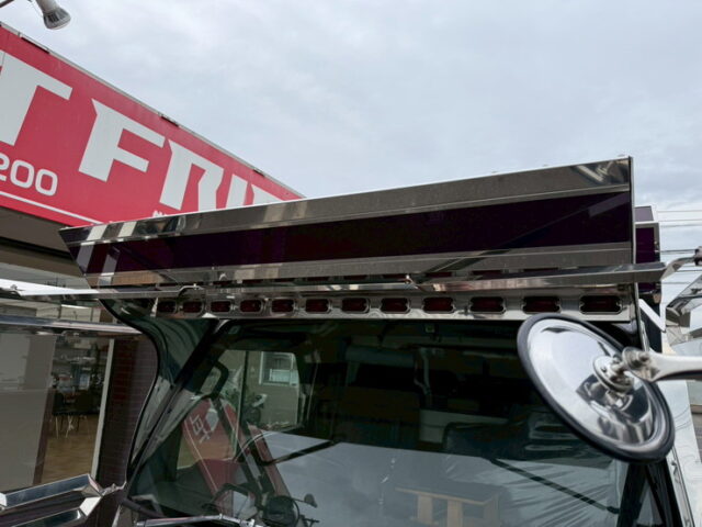 【現状】いすゞ：エルフ：平ボデー：架装多数：マニ割り：5トン未満：2駆/4駆切換付き